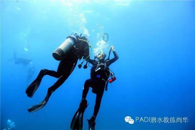 探索知识星球平台——干妈对我很好,是我恩人帮助我走出困境,还把我当亲儿子对待,没有血缘关系为啥还把我当亲儿子看待呢?带你开启全新视野