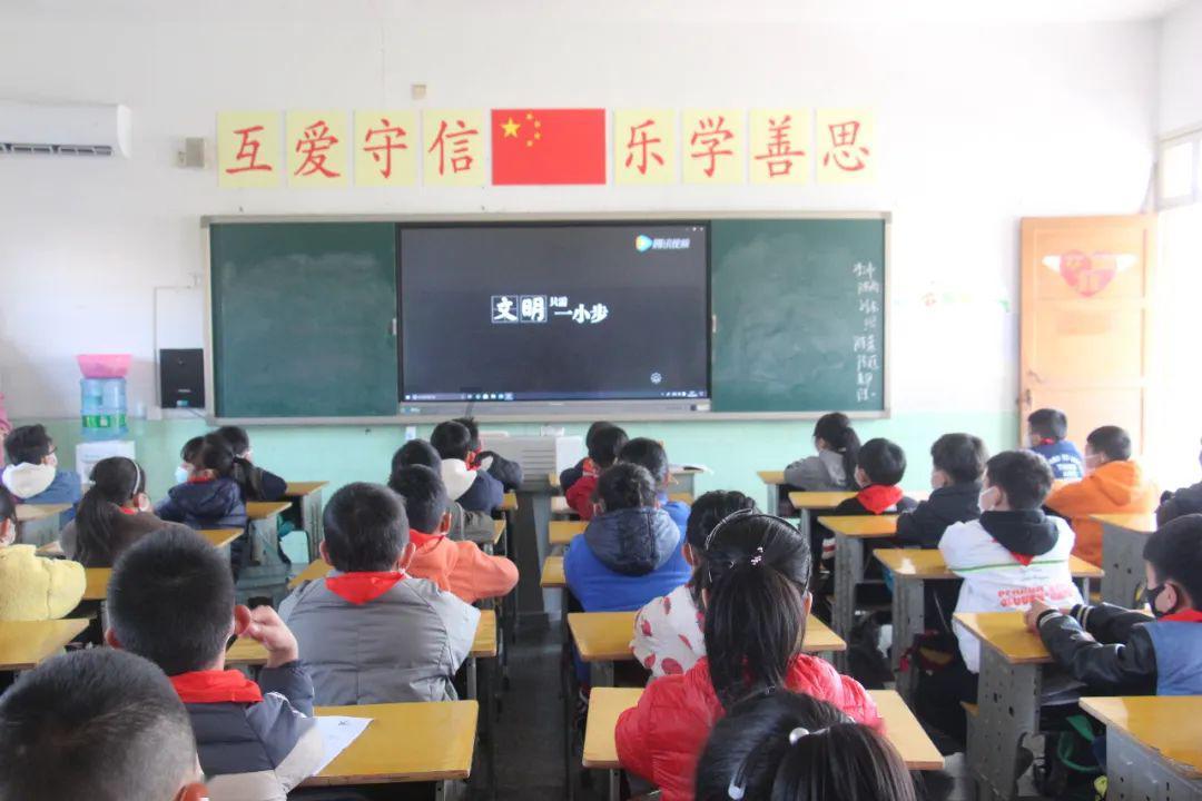 肩周炎是什么状况，会影响大腿疼痛麻痹吗游戏画面